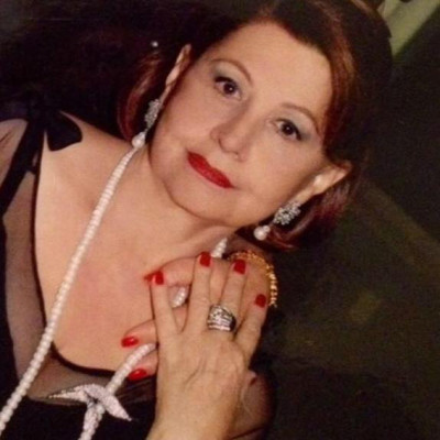 3-Heleni Alessi exerceu com brilhantismo sua trajetória na área da Educação destacando-se também pela habilidade no exercício da moda. Sua sobriedade e elegância sempre enaltecidas.