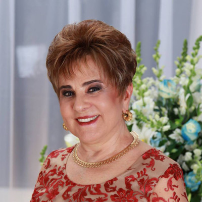 2-Vanda Monteiro Amaral educadora, esposa, mãe e avó, considerada por direito a primeira dama da Comunicação araguarina por sua participação nesse órgão informativo.