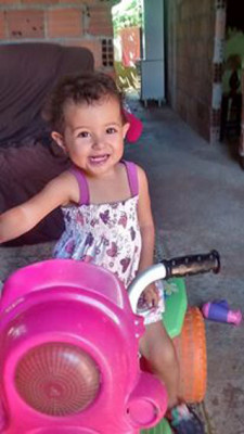 Eduarda Gabriely Rodrigues Ferreira completa hoje 2 aninhos recebendo o carinho de toda a família especialmente dos pais Cendy Rodrigues Duarte e Cristiano Alex Ferreira da Silva 