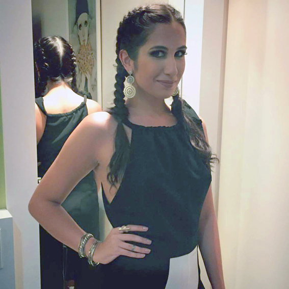 “Corre pra varanda e vem cá ver... Faça Sol ou chuva um lindo dia vai nascer...” E para minha linda amiga Bruna Ferreira Ramos este lindo dia é quinta-feira! Dia de comemorar mais um aninho! Ela é figurinha carimbada aqui na Acesso Restrito, mas vamos concordar que a beleza da guria merece sempre ser estampada em nossas colunas. Bru que não só neste aniversário, mas em todos, você tenha uma excelente semana, um ótimo dia e muitas conquistas! Feliz aniversário! #B´dayDaBru