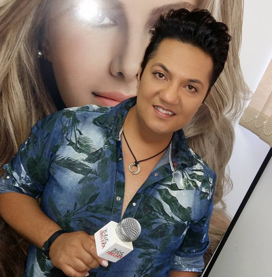 E quem sopra as velas nesta quinta-feira, dia 7, é Rener Shinaider. Conhecido com um dos melhores cabeleireiros da cidade, Rener tem um amplo leque de amigos e está sempre em busca de conhecimento pessoal e profissional. Desejo a esse meu querido amigo um feliz aniversário, muito anos pela frente e muita saúde para correr atrás de mais sucesso e conquistas. #FelizAniversárioShinaider