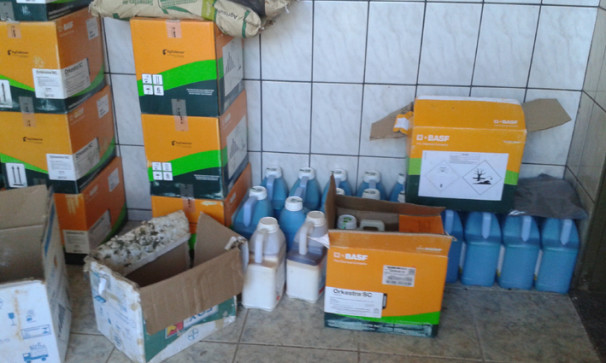 Operação da PM de Meio Ambiente localizou grande quantidade de insumos agrícolas falsificados e materiais utilizados na fabricação