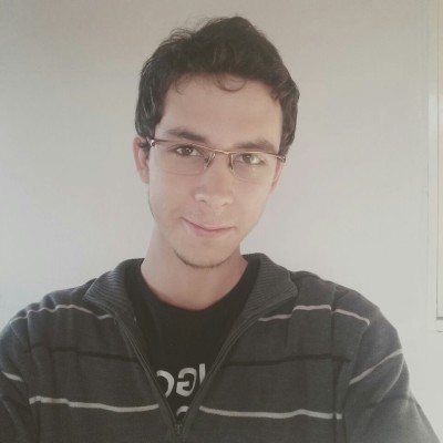 “Creio que o governo tem a maioria suficiente e conto com a sensatez do parlamento, visto que, se aprovado, o projeto nos jogaria ao caos. Falta confiança no Brasil, e os mandatários do processo não tem um pingo sequer de moral para tal julgamento, como apontou o jornal estadunidense The New York Times.” Osmam Martins, 20 anos, Estudante Universitário.