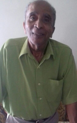 Sebastião Felício Filho aniversariante do dia 6 recebe o carinho da família 