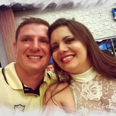 Lidiany Carrijo Alves, aniversariante do dia 3, com o marido Daniel Henrique Gonzalez Mansur 