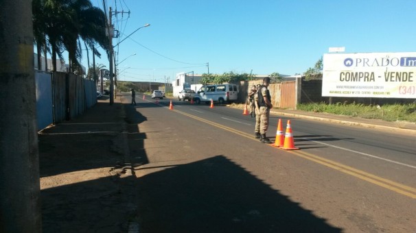 A operação foi promovida na manhã desta terça-feira, nas principais entradas da cidade 