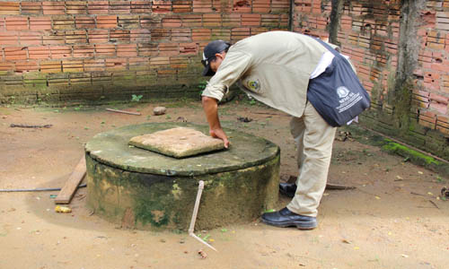 Moradores podem ser multados em até R$ 1.500 caso não limpem seus quintais