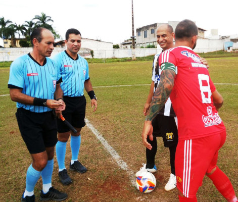 Bairro Brasília e Ituiuabano fizeram jogo de líderes em Ituiutaba (Foto Ricardo Graciano)