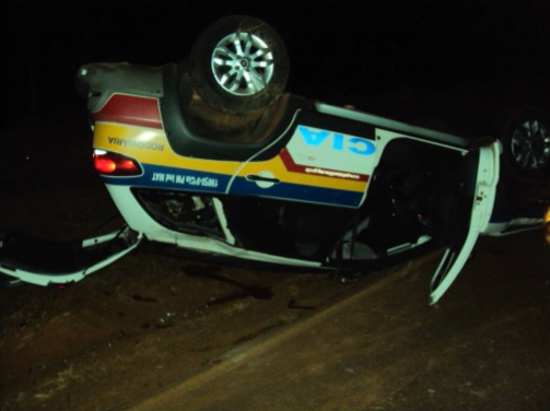 Viatura capotou na MG-413