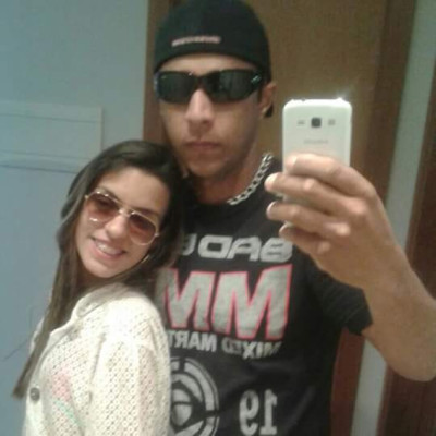 E quem também festejou mais uma primavera foi minha amada prima Suelmara Fachinelli Santos. Acompanhada pelo namorado Michael na foto, ela está sempre atenta às filhas e seus metas e objetivos. Desejo a ela uma excelente semana, muitas conquistas e saúde. #Parabéns