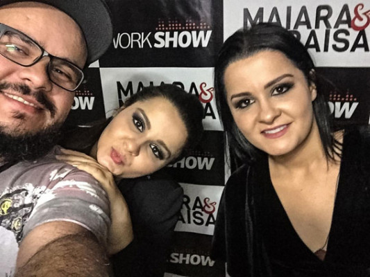 E a dupla Maiara & Maraisa levantou o OPERA HALL. Que festa, que show! A animação e interação com o público fazem destas meninas grandes artistas. E para representar isso tudo, escolhemos hoje a foto de Daniel Lopes que esteve por lá em clima de comemoração de aniversário. Ele festejou o aniversário nesta segunda-feira, dia 30. Deixamos aqui registrados esses dois acontecimentos que merecem destaque. #ParabénsDani #Maiara&MaraisaÉShow