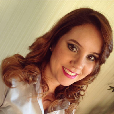 Ah, essa moça me salva em tantas horas que merecia quase uma coluna dedicada a ela. Estou falando da assistente do nosso amigo Rener Shinaider, Larissa Freitas. Ela também festejou a chegada de mais um ano nesta segunda-feira, dia 2. Lari, que não só neste dia, mas durante toda a sua vida você continue essa pessoa adorável, amiga e tenha muita saúde para realizar seus sonhos. #Parabéns