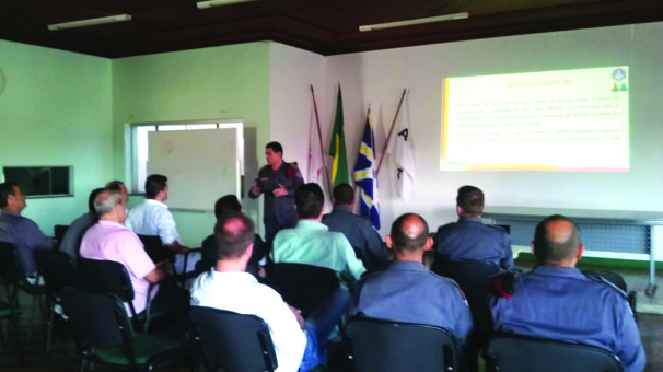 Reunião aconteceu na Acia, na manhã desta segunda-feira, 23