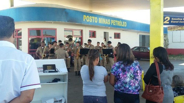 PM de Araguari expande nova célula do “Rede de Comerciantes Protegidos” em solenidade com a participação da banda da PM de Uberlândia