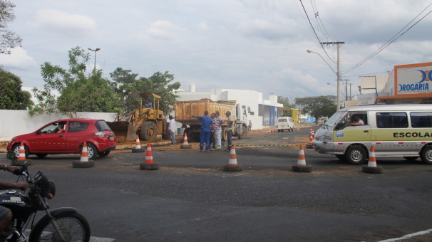 A instalação e semáforos visa melhorar o sistema viário de todo o município