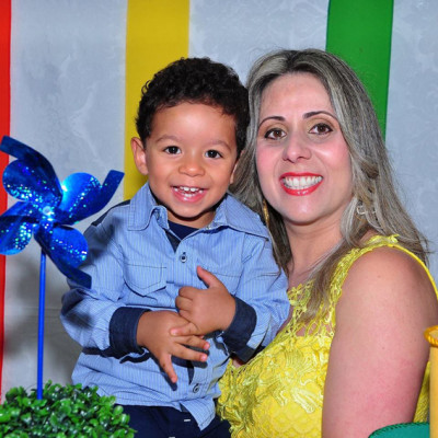 Kelly Abranches aniversariante do dia 15 com o filho Emmanuel