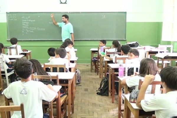 Crianças de seis anos devem ser inscritas no Cadastramento Escolar 