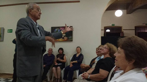 Honor Machado brindou os presentes com belíssima performance