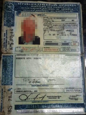 Documento apreendido pelos policiais rodoviários
