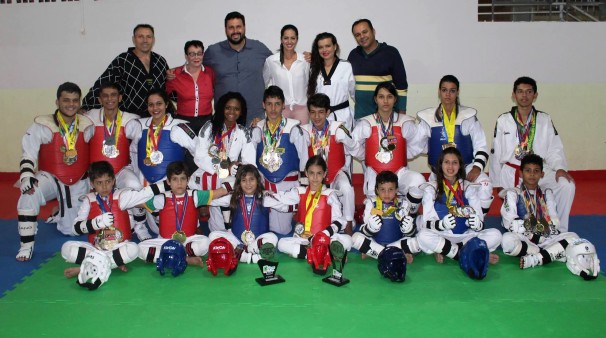 Taekwon-do de Araguari rumo ao Brasileiro 2016