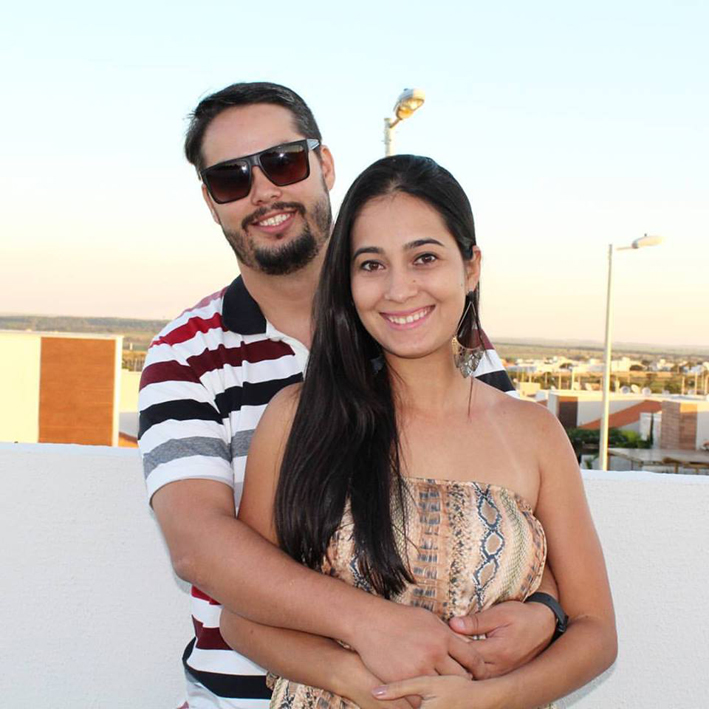 Hoje é dia do nosso publicitário e amigo Caio Monteiro. Ele, que é um parceiro de muitos anos do Gazeta do Triângulo junto com seu sócio Rhulian, está sempre ligado nas novidades do mundo da comunicação. Caio é casado com minha amiga Patrícia Fernandes Monteiro desde 2013, mas a linda história deste casal é longa e muito bonita. Para quem ainda não conhece o nosso amigo da Contramestre Agência Digital, terá oportunidade nesta quinta-feira, dia 16, no auditório da CDL com um painel que explicará a presença digital nos dias atuais. Junto com ele, ainda receberemos o seu sócio Rhulian Marcus e o diretor de cena Daniel Labanca. Deixo aqui os parabéns pelo aniversário no dia de hoje e votos de sucesso no evento de amanhã.
