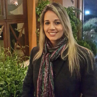  Parabéns para a bonitíssima empresária Juliana Resende que assoprou velinhas ontem, 22. Felicidades!