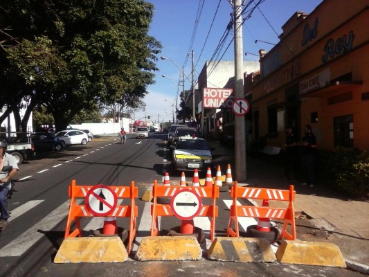 Equipe da secretaria de Trânsito permanecerá no local orientando os motoristas