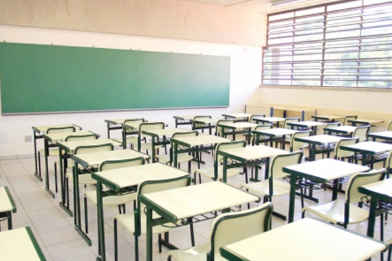 Poderem se inscrever crianças com seis anos ou que completarão em junho de 2017 e jovens que desejam voltar aos estudos