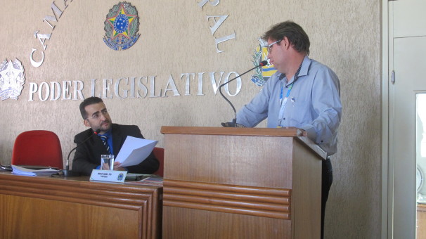 Representante dos Correios responde questionamentos do legislativo