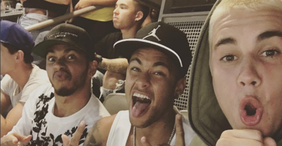 Lewis Hamilton, Neymar e Justin Bieber em estreia do Brasil na Copa América