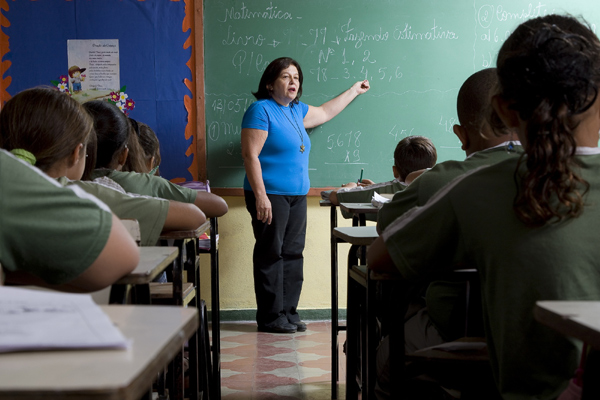 A lista contempla mais 2.500 servidores que atuarão diretamente nas escolas estaduais mineiras