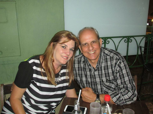 Cláudia Maria Alves Brandão da Cunha aniversariante do dia 27 e o esposo Maurinho Cunha 