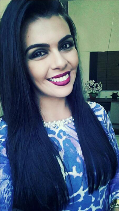 Nesta quinta-feira, dia 14, é o dia dela, Nara Santos. Autêntica, emotiva, comprometida e muitas outras qualidades formam esta linda mulher. Se o repertório for sertão, chame a Nara, ela vai saber cantar. Essa alegria contagia todos os dias o pessoal da Franco Propaganda. Recentemente, tenho o prazer de conviver bastante tempo e agradeço o carinho de sempre. Deixo aqui os parabéns pelo dia do seu b’day e muita saúde. #NaraCadeOChurras?