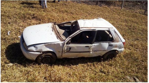 Fiesta capotou em Cascalho Rico