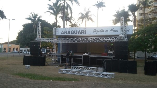 Praça Getúlio Vargas foi preparada para receber população no 2º Arraiá do Brejo