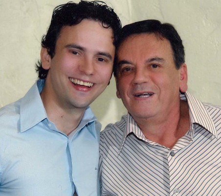 Marcus Cesar Aguiar Alves aniversariante do dia 3 ao lado de seu pai Djalma Pinto Alves dia 6 