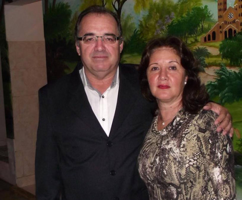 Wilson Prado aniversariante do dia 22, com a esposa Maria Cecilia 