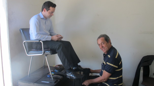 Clientes de várias cidades solicitam o engraxate de Araguari