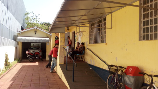 Interessados em concorrer às vagas devem ter experiência comprovada na Carteira de Trabalho