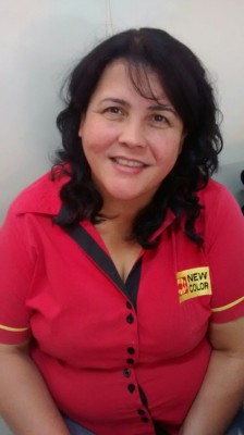 ) Viviane Aparecida de Figueiredo Martins, 47 anos, empresária - “Eu daria de presente Deus para todas as pessoas que vivem aqui, porque quando temos Deus, temos paz, alegria e um alicerce na vida”.