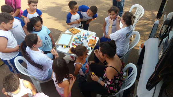 Durante os eventos são promovidas oficinas, palestras e outras atividades, de acordo com faixa etária do público alvo