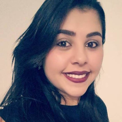 Carol Oliveira aniversariante do dia de hoje 