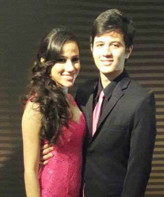 Rodrigo Brito aniversariante do dia 12 ao lado da namorada Maria Luiza de Souza Pedrosa 