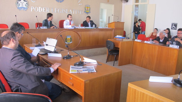 Vereadores se reúnem hoje para mais uma sessão ordinária da Câmara