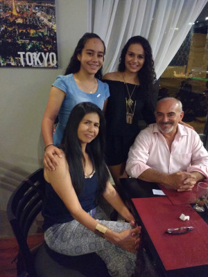 Seu esposo Adivair Barcelos Bernardes e suas filhas Stella Rodrigues Bernardes e Vitória Rodrigues Bernardes parabenizam a aniversariante do dia 20 Adriana Rodrigues Bernardes 