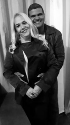 No dia 11, Sargento Silvino Silva Jesus estará completando mais um ano de vida. Que Deus o abençoe e proteja. Parabéns e muitas felicidades são os votos da família. Na foto com a esposa Jane Mendes 