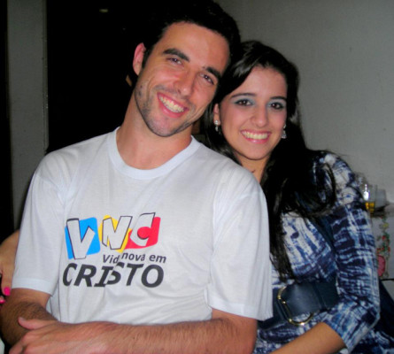 Rodrigo Mordente aniversariante do dia 12, ao lado de sua namorada Ana Ligia