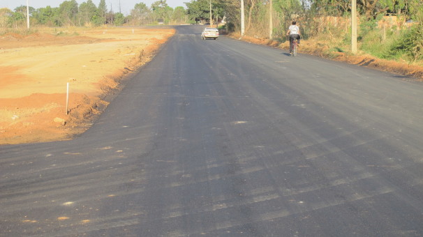 Bairro existe há 66 anos e possui apenas duas vias completamente asfaltadas
