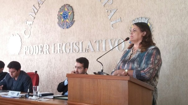 Secretária de Saúde, Lucélia Rodrigues respondeu questionamentos de vereadores