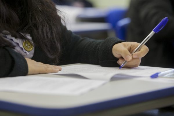 Provas teóricas, de responsabilidade do instituto IADHED, foram aplicadas neste domingo